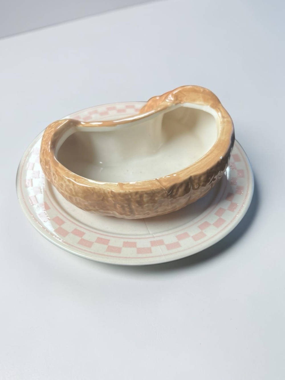 Croissant Bundle of 4, Bag Clips, Serving Dish, 2 Coffee Mugs - Picture 3 of 7